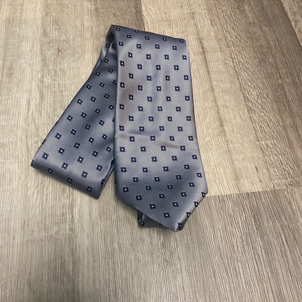 Club Room Tie (T63)